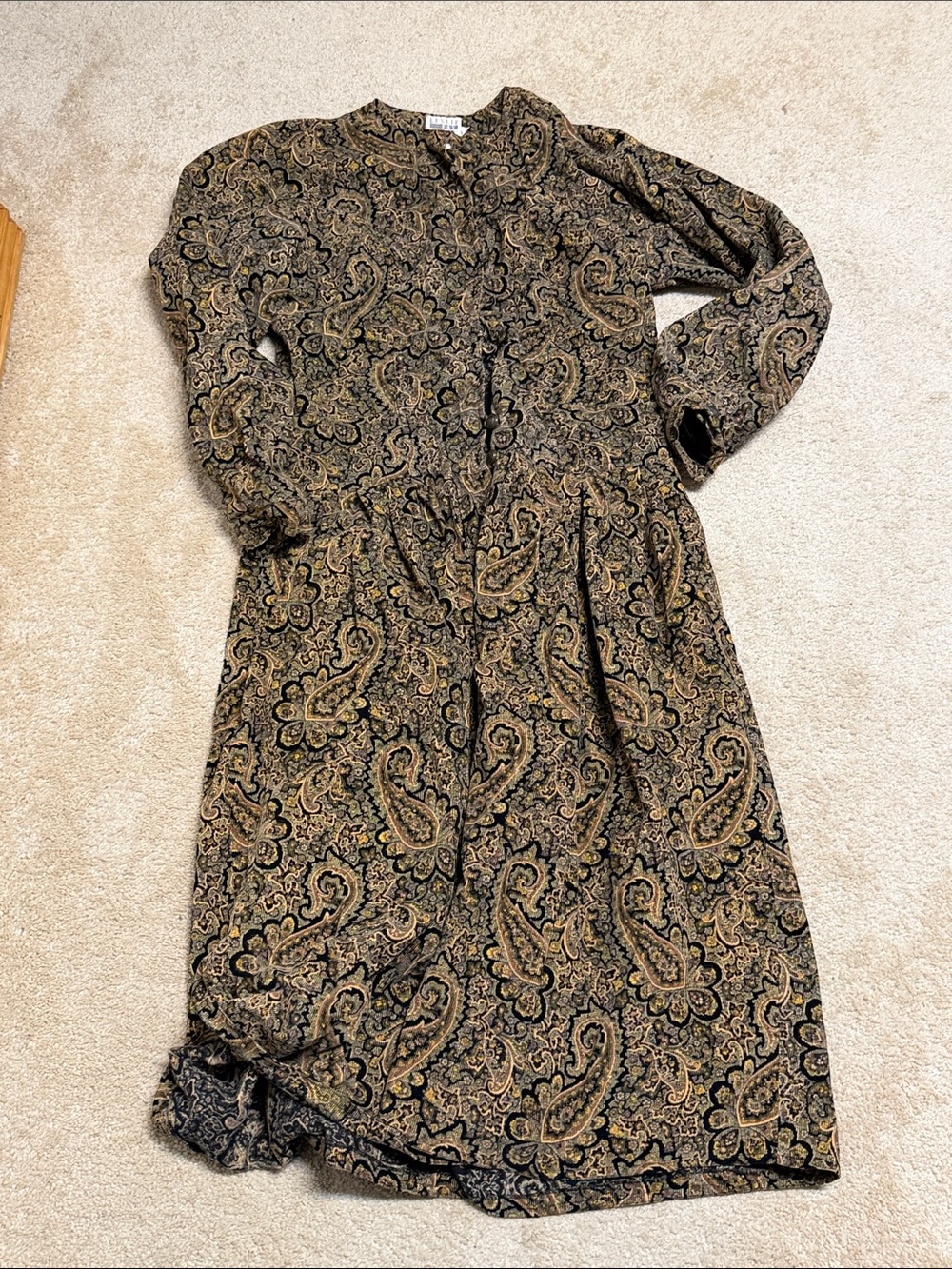 Leslie Fay Paisley Long Sleeve Midi Dress in Black and Tan